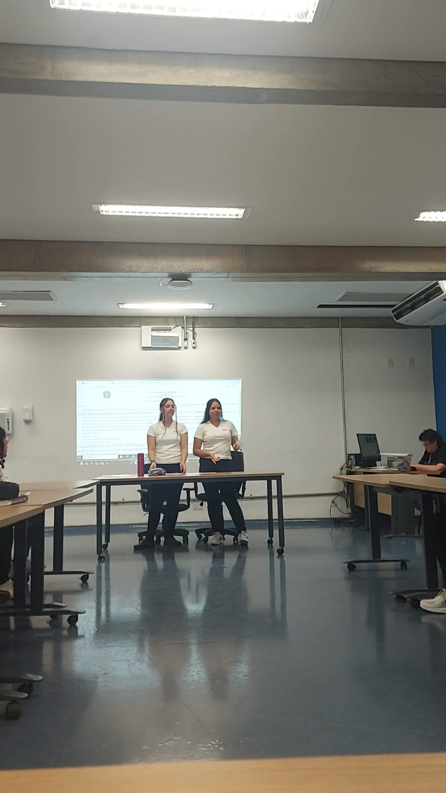 Clube de Debate - Maio 2025